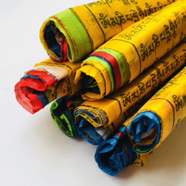 Banderas Tibetanas de Mantras enrolladas