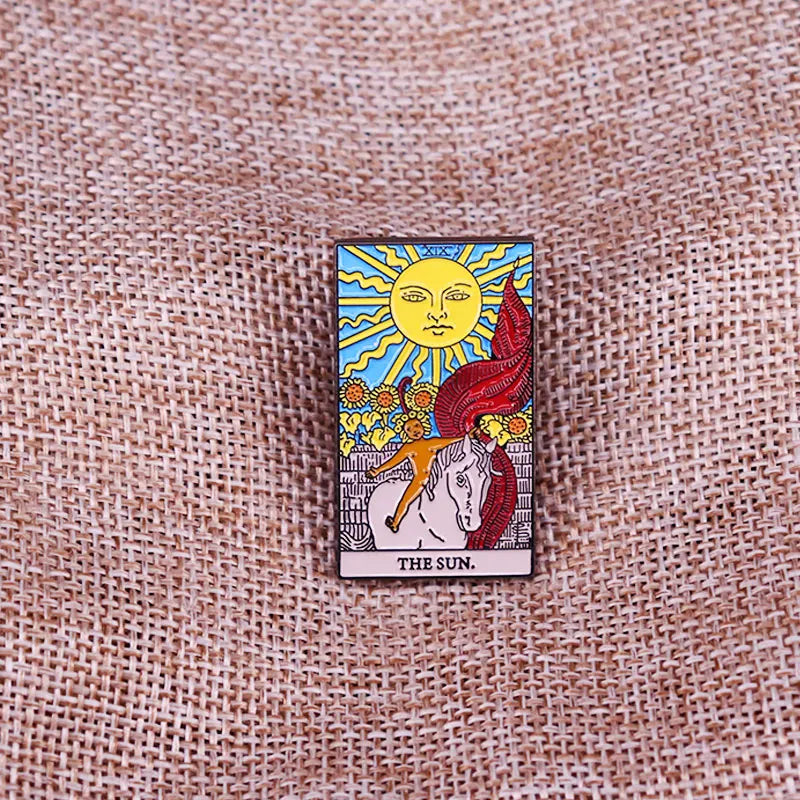 pin de carta de tarot El Sol