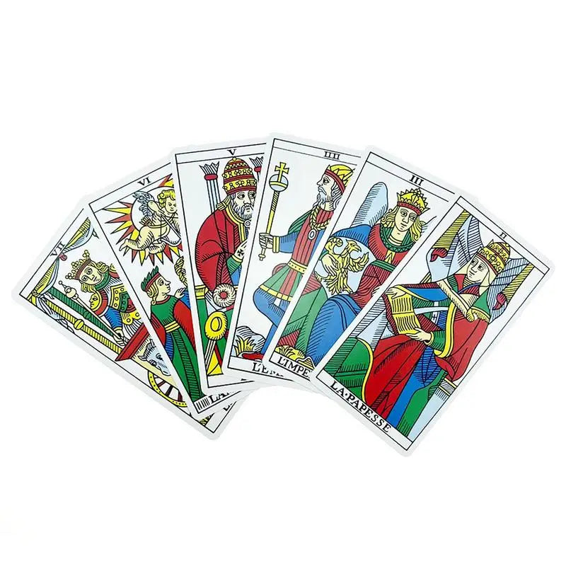 5 arcanos mayores del tarot cbd de marsella, el carro, los enamorados, el papa, el emperador, la emperatriz y la papisa, todos en los colores clásico de marsella